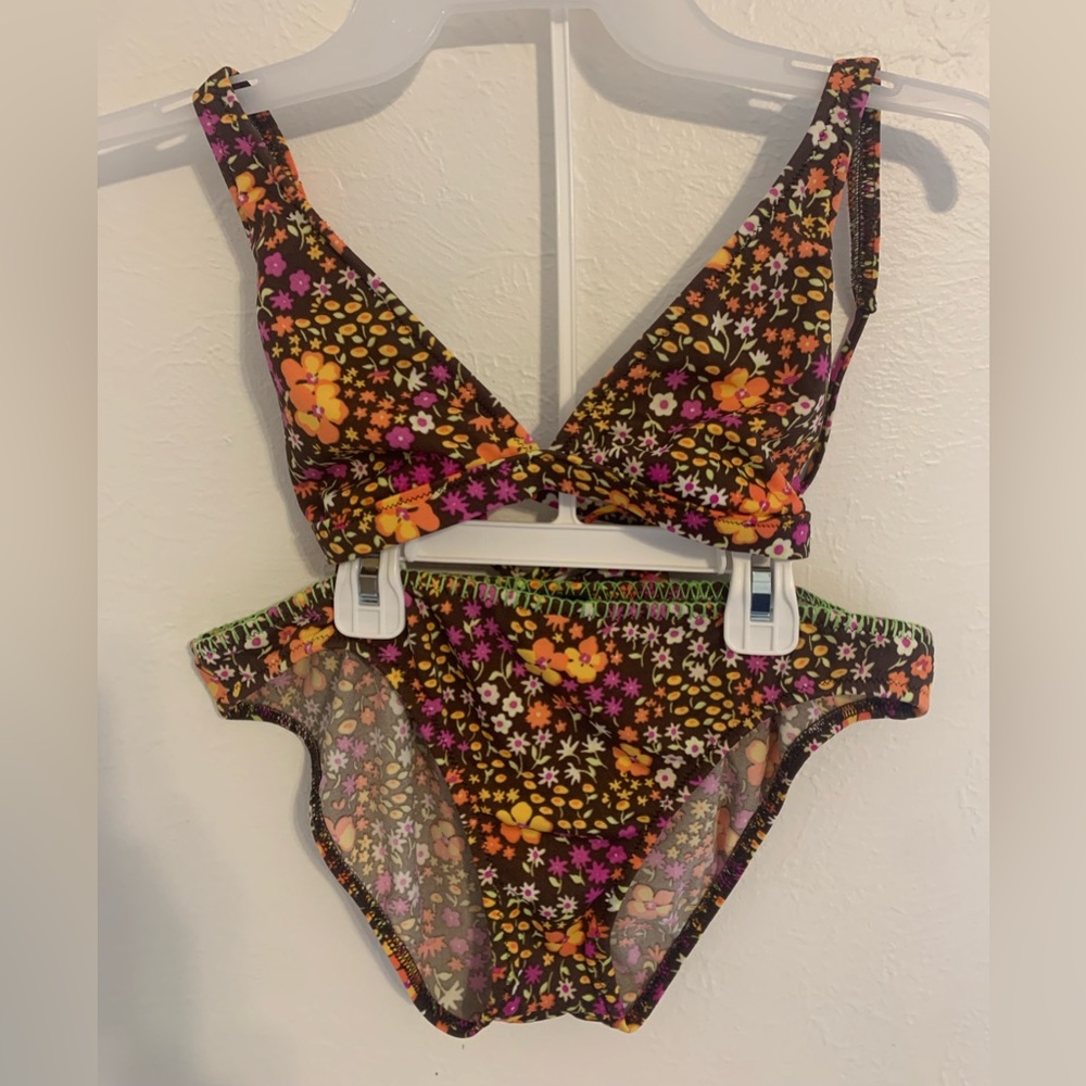 Radio Fiji bikini set